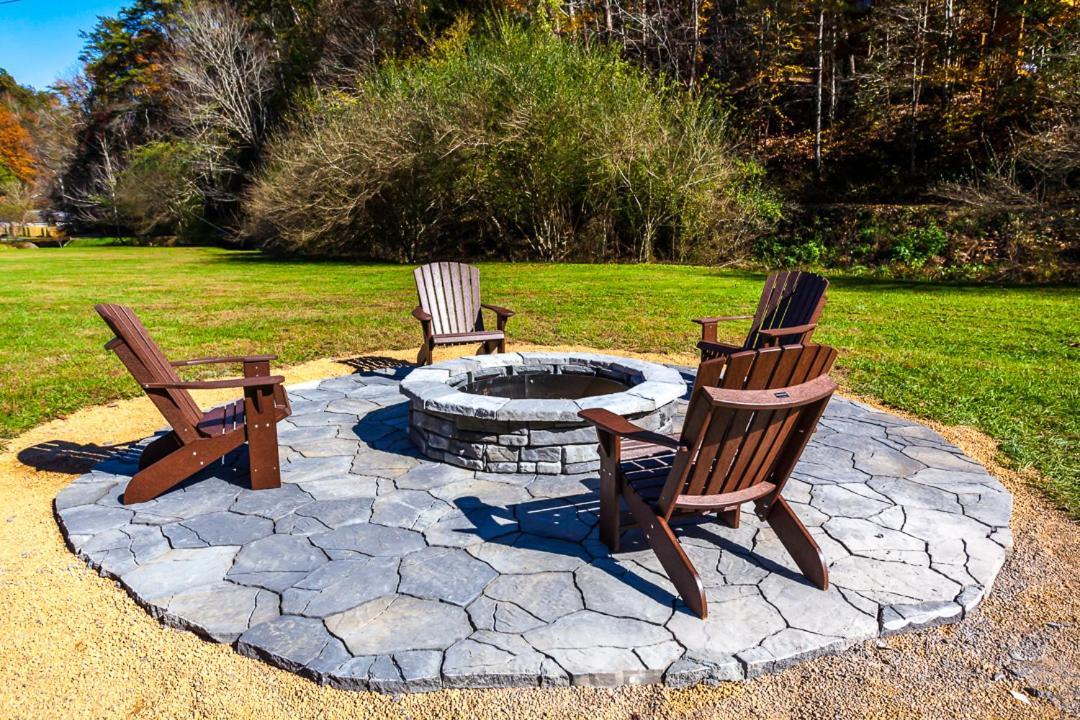 Route 66 Cabin Pigeon Forge Phòng bức ảnh