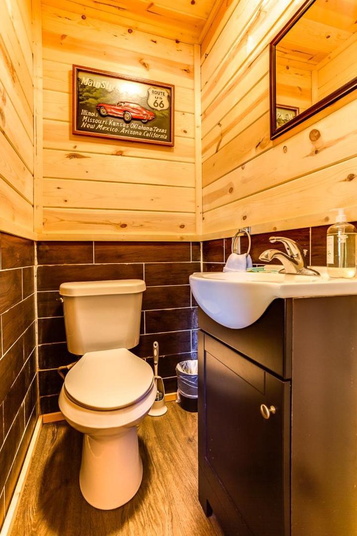 Route 66 Cabin Pigeon Forge Phòng bức ảnh